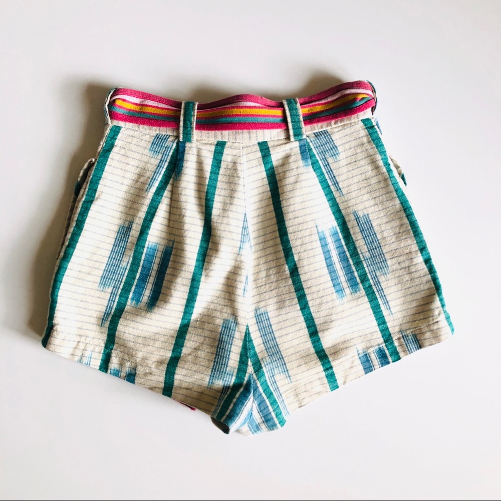 Sold UO Striped Paper Bag Shorts Cream - Picture 3 of 5
